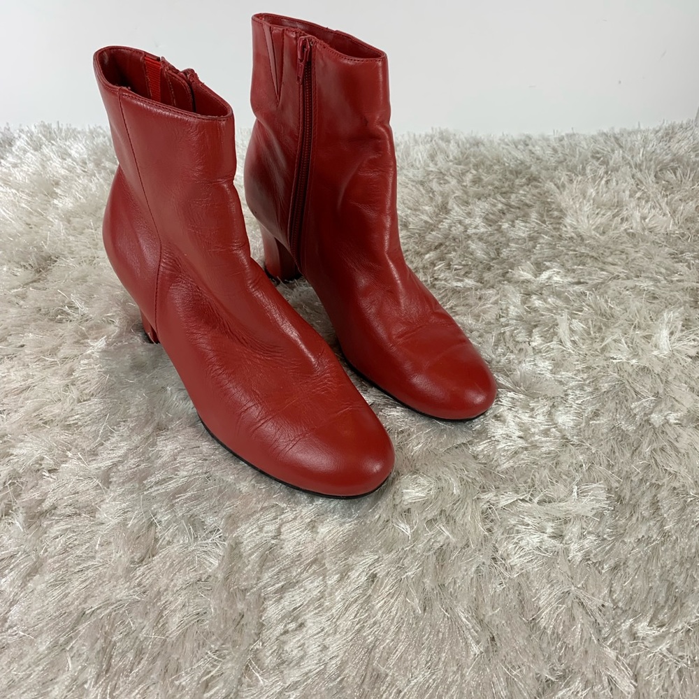Classique Red Leather boots Vintage Sz 8 Wide